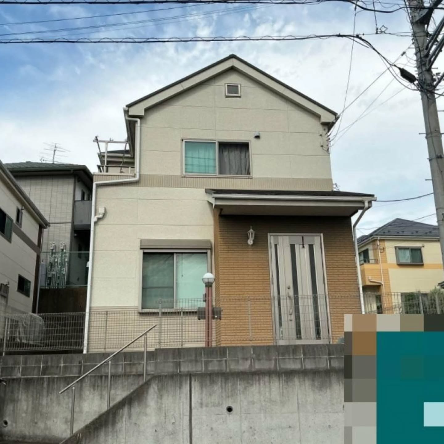【サンプル】外壁塗装で住まいの印象を一新（施工前）